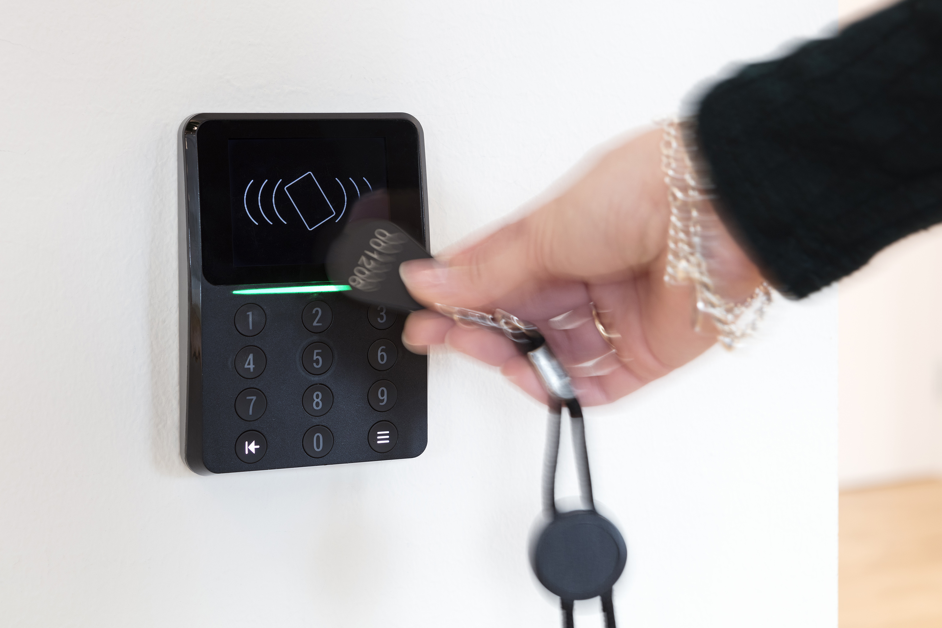 EXRead SCR-SD G2 OSDP™ keypad + screen EXRead SCR-SD G2 OSDP™ keypad + screen